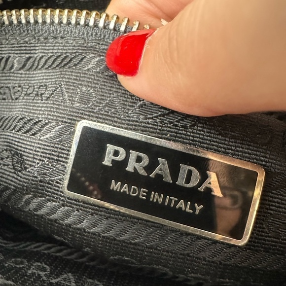 PRADA Vitello Daino Box Shoulder Bag Nero Black - Picture 8 of 11